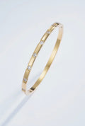 Armband mit Strasssteinen